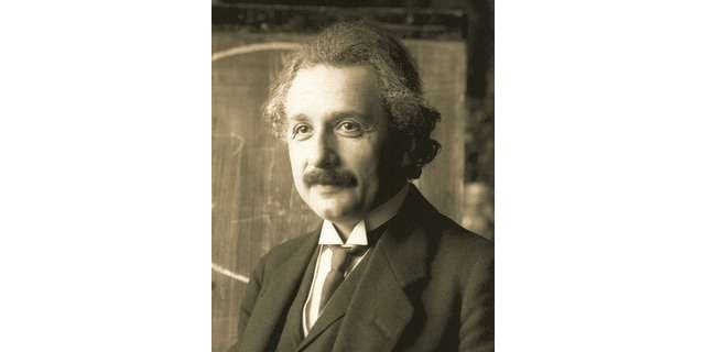 Albert Einstein Kimdir? Hayatı ve Çalışmaları