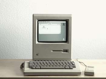 Apple ilk Macintosh bilgisayar - 1984