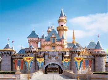 Disneyland eğlence merkezi