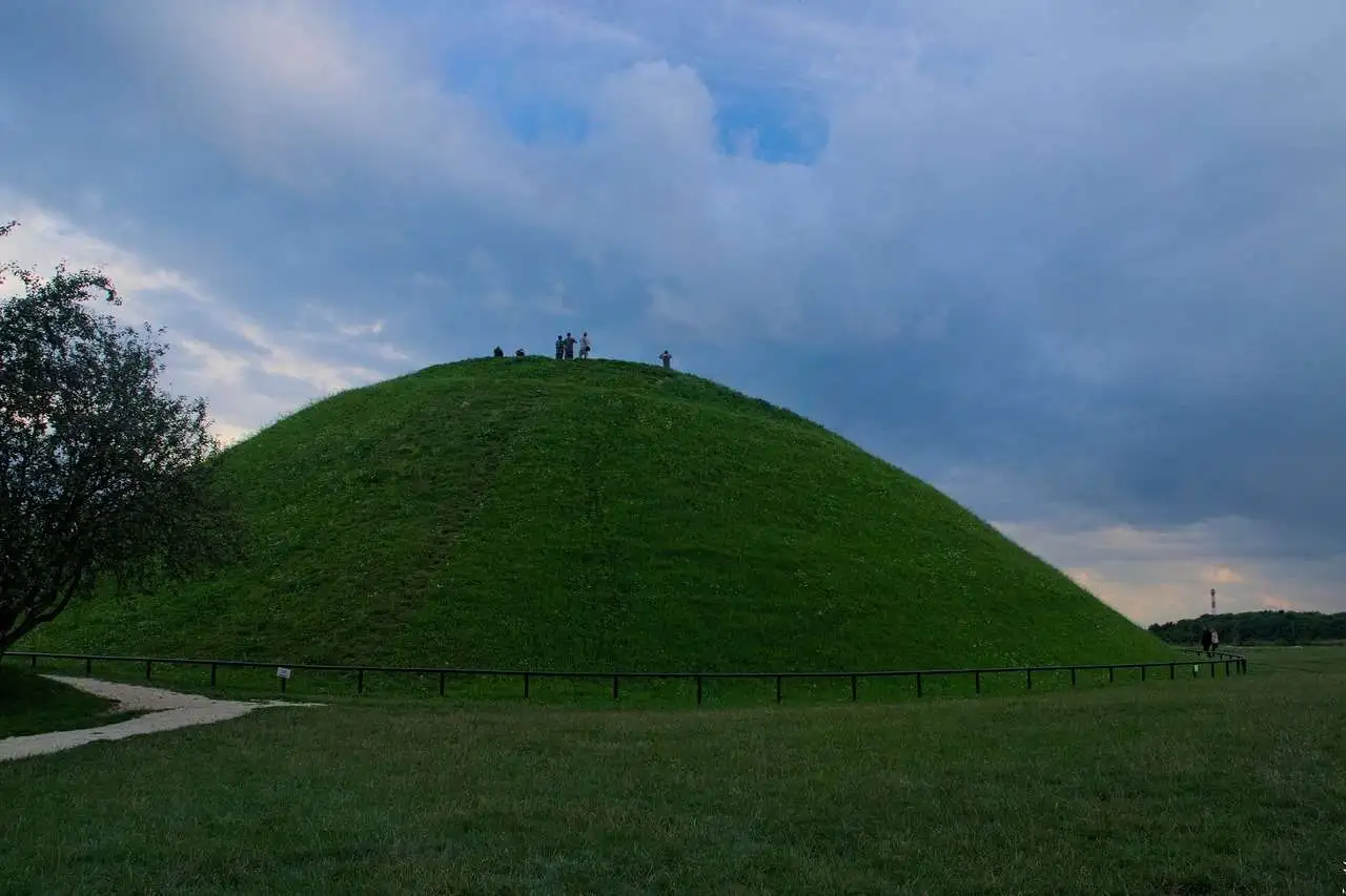 Höyük nedir? Nasıl oluşur ve özellikleri nelerdir?