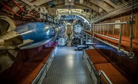 Bir denizaltının iç kısmı