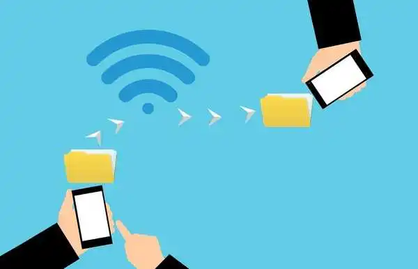 AirDrop nasıl çalışır? Cihazlar birbirlerine Bluetooth ile bağlantı kurarken veri transferi Wi-Fi teknolojisi ile yüksek hızda gerçekleştiriliyor