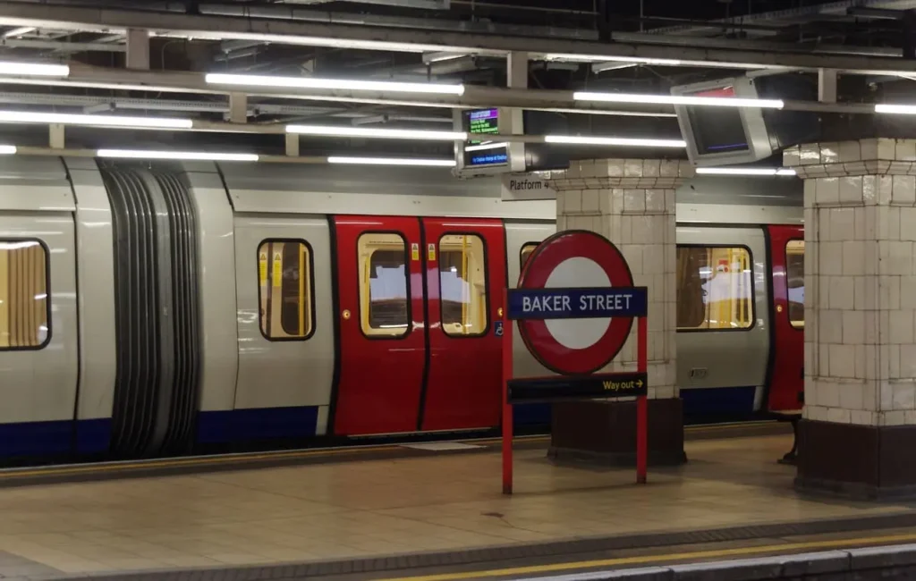 Dünyanın ilk metrosu 1863 yılında Londra’da hizmete girdi.