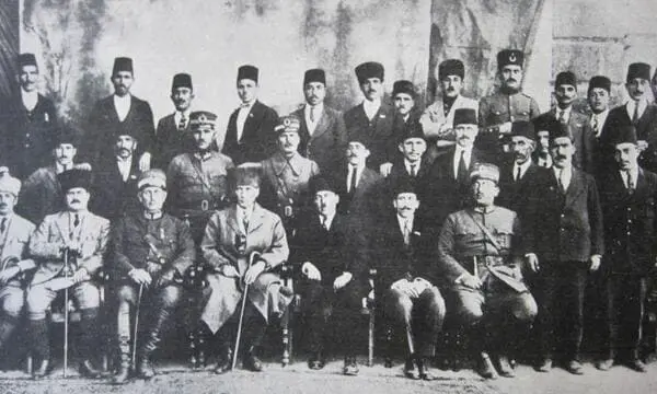 Erzurum kongresinde "Manda ve himaye kabul olunamaz" kararı ile tarihte ilk defa mandacılık reddedilmiştir.
