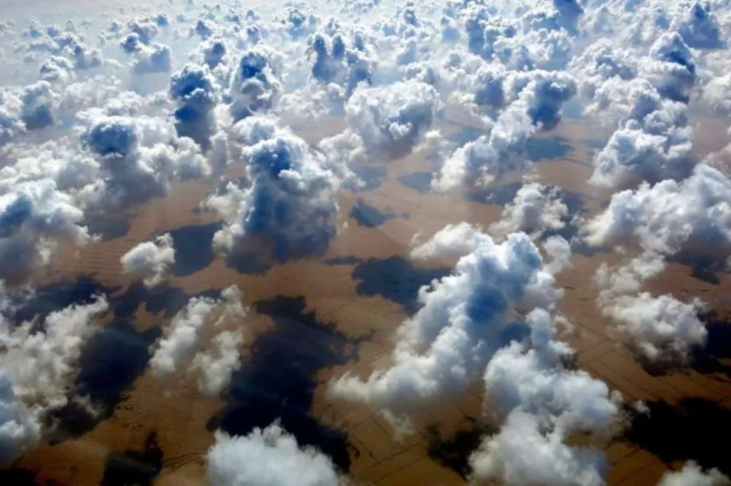 Kabarık pamuk görünümlü cumulus bulutu